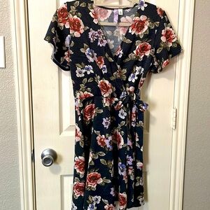 Alya dress in heather gray with floral print! Size medium.